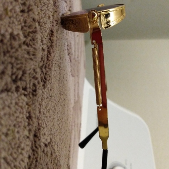 Funky glasses - Picture 2 of 5